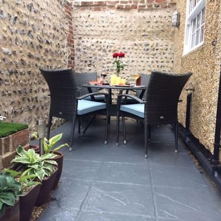 River Road, Littlehampton, Executive Apartment Экстерьер фото