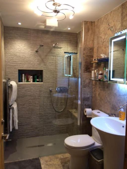 River Road, Littlehampton, Executive Apartment Экстерьер фото