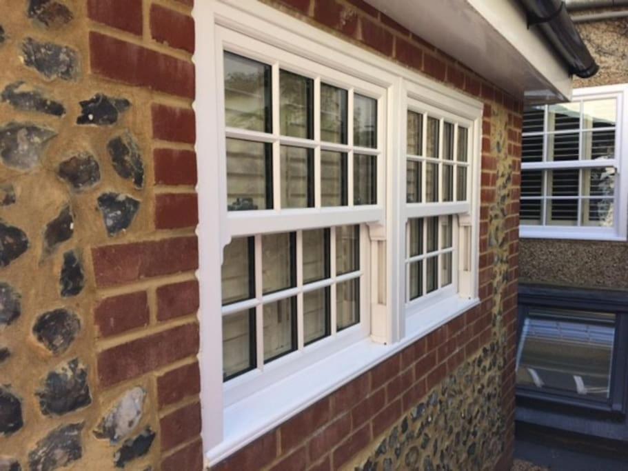 River Road, Littlehampton, Executive Apartment Экстерьер фото