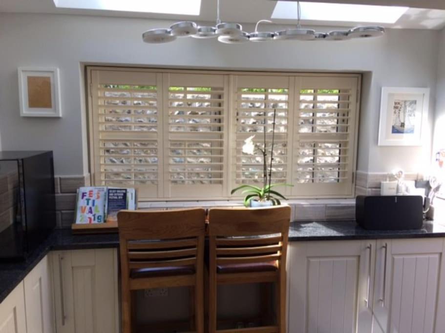 River Road, Littlehampton, Executive Apartment Экстерьер фото