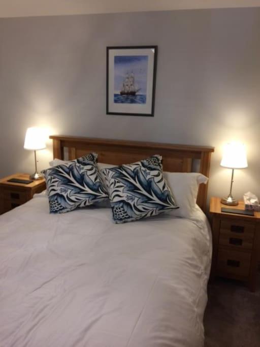 River Road, Littlehampton, Executive Apartment Экстерьер фото